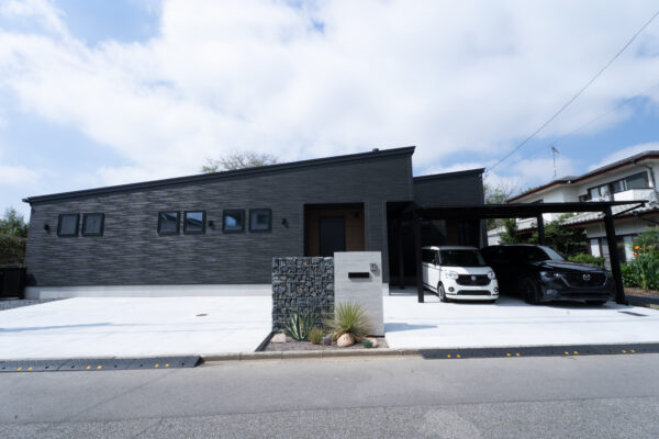 心地よくプライベートを保てる空間。自由な平屋の暮らし。