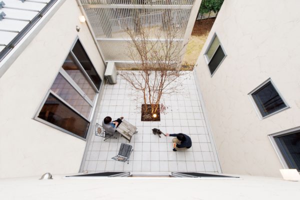 自慢の中庭がある家